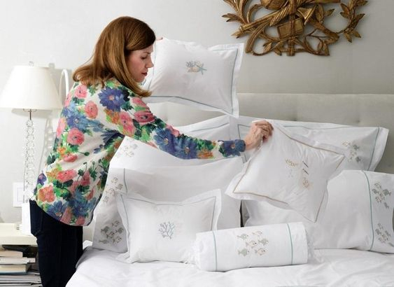 How to Use Throw Pillows to Spruce Up Your Home for Fall