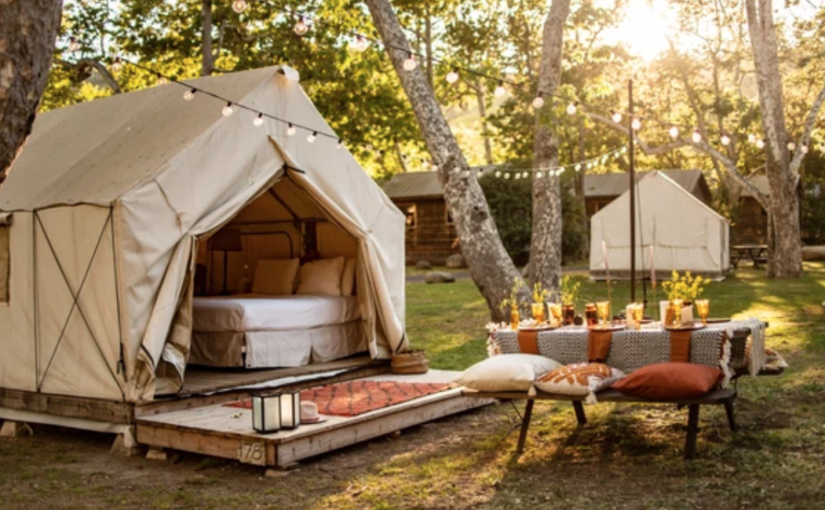 How to Plan a Cozy Glamping Night in Your Backyard